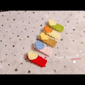 Crochet colorful hairpins